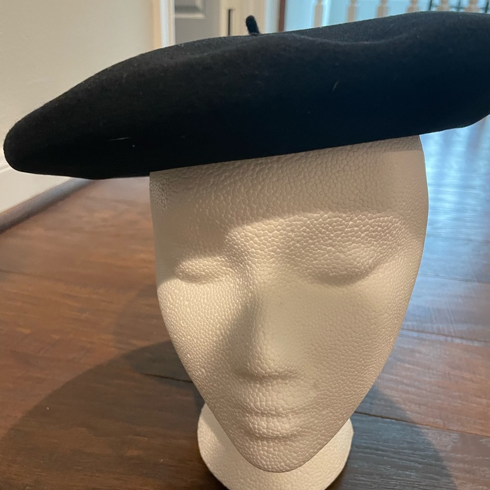 Black Wool Beret